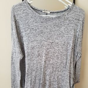 Gray long sleeve tshirt